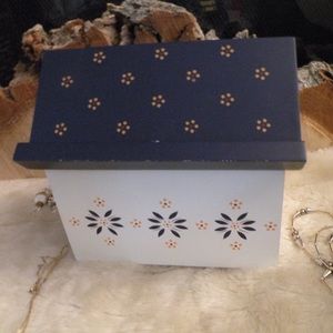 Temptations recipe house with temptation dish.